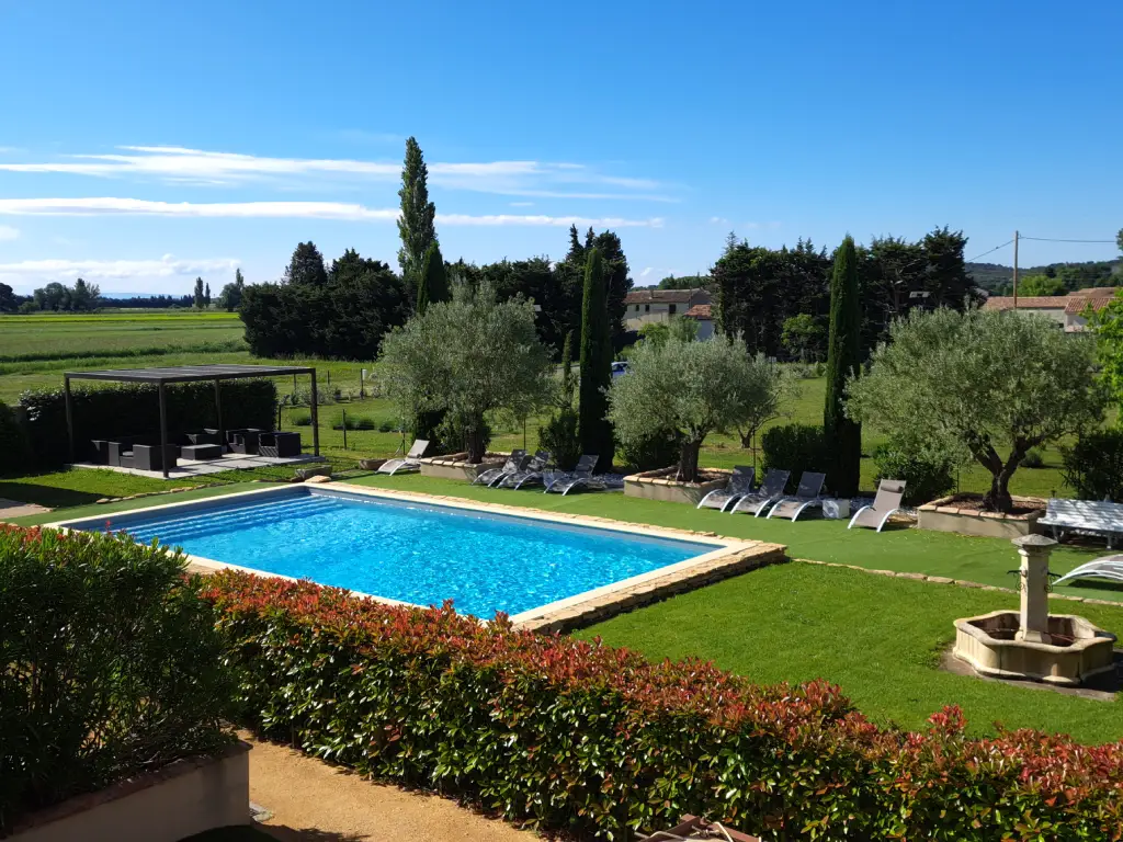 piscine gite 7 personnes Orange